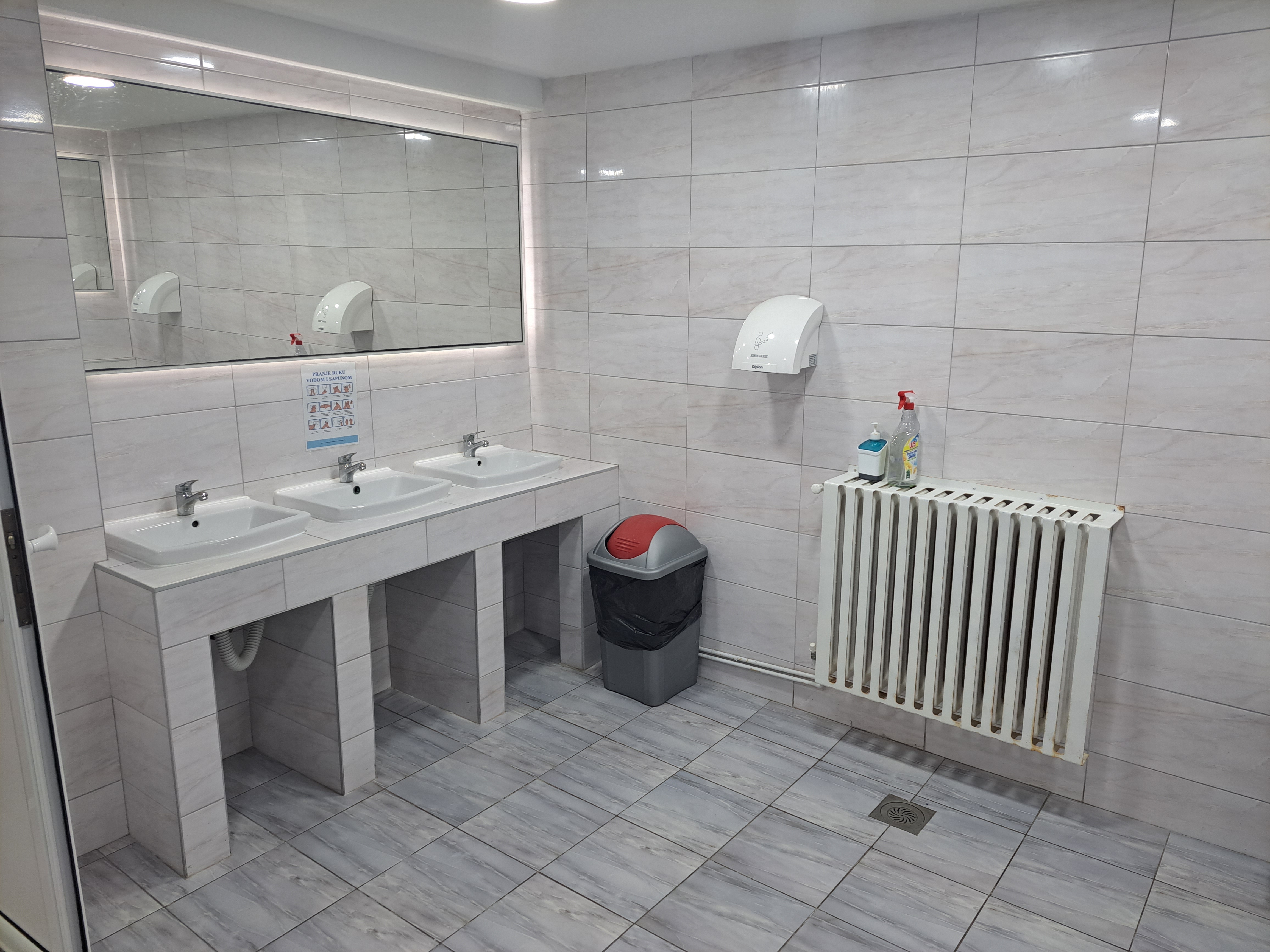 Ученичке просторије – Купатило 2